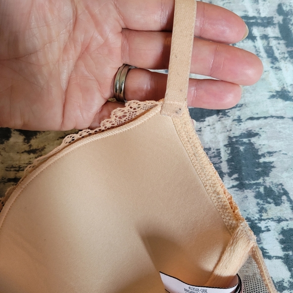 Victorias Secrte Bra - Picture 5 of 6